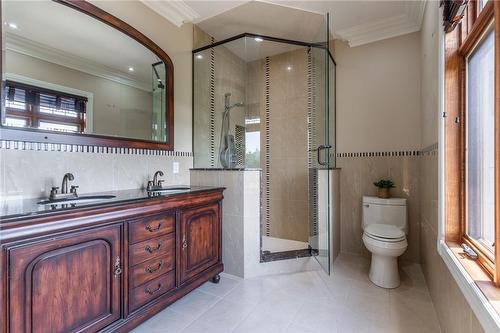 2659 2 Side Road, Burlington, ON - Indoor Photo Showing Bathroom