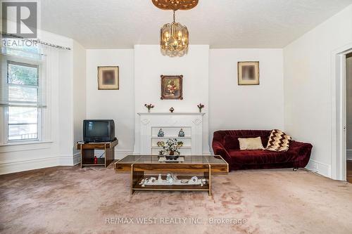 345 Dovercourt Road, Toronto, ON - Indoor Photo Showing Living Room