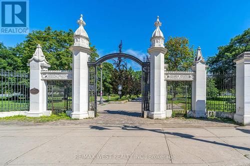 345 Dovercourt Road, Toronto, ON - Outdoor