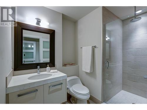 2094 Abbott Street, Kelowna, BC - Indoor Photo Showing Bathroom