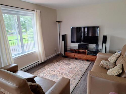 Salon - 2726 Rue Notre-Dame E., Trois-Rivières, QC - Indoor Photo Showing Living Room