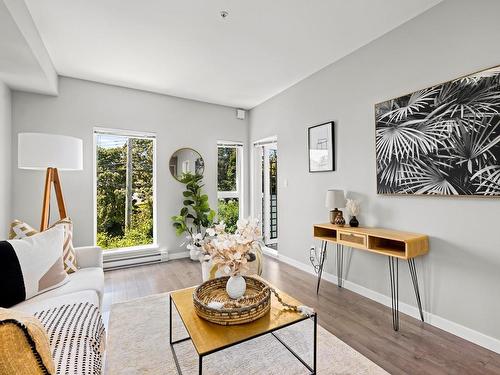 421-767 Tyee Rd, Victoria, BC - Indoor Photo Showing Living Room