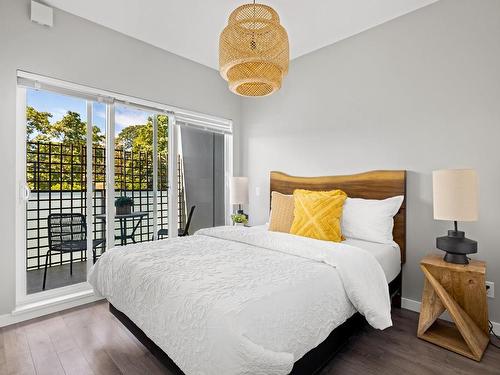 421-767 Tyee Rd, Victoria, BC - Indoor Photo Showing Bedroom