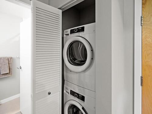 421-767 Tyee Rd, Victoria, BC - Indoor Photo Showing Laundry Room