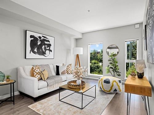 421-767 Tyee Rd, Victoria, BC - Indoor Photo Showing Living Room