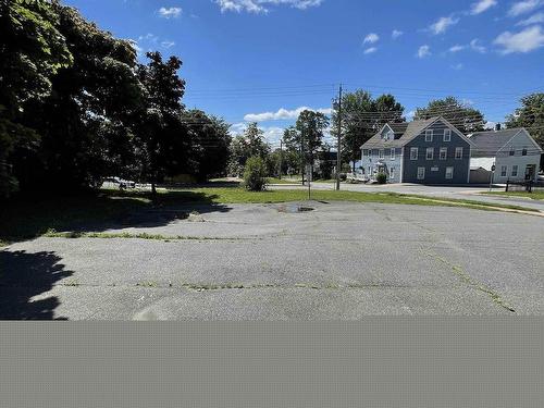 Willow Street, Pictou, NS 