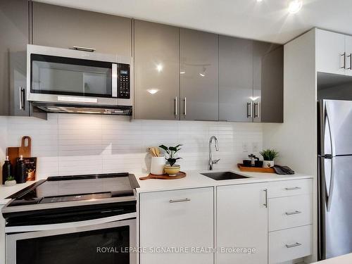 Th 111-19 Allenbury Gdns, Toronto, ON - Indoor Photo Showing Kitchen With Upgraded Kitchen