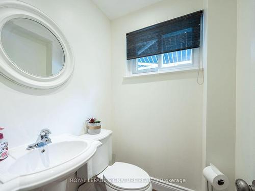 105 Catalina Dr, Toronto, ON - Indoor Photo Showing Bathroom