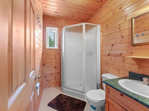 Lot 2 Moore Bay, Kenora, ON - Indoor Photo Showing Bathroom