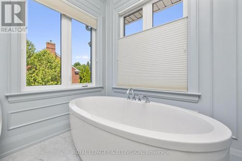 140 Mona Drive, Toronto C04, ON - Indoor Photo Showing Bathroom