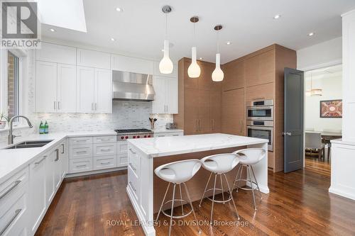 140 Mona Drive, Toronto C04, ON - Indoor Photo Showing Kitchen With Double Sink With Upgraded Kitchen