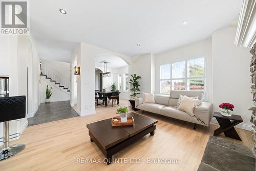 48 Settlers Landing Drive, Quinte West, ON - Indoor Photo Showing Living Room