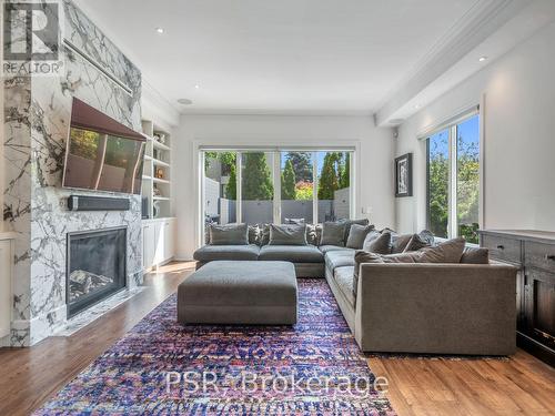 413 Walmer Road, Toronto, ON - Indoor Photo Showing Living Room With Fireplace