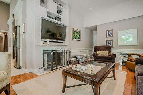 1319 Tyandaga Park Drive, Burlington, ON - Indoor Photo Showing Living Room With Fireplace