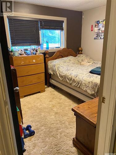 105 Assiniboia Avenue, Assiniboia, SK - Indoor Photo Showing Bedroom