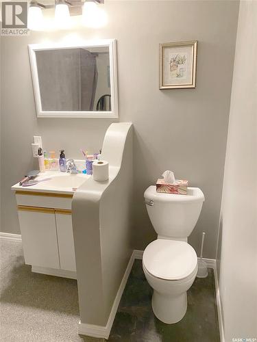 105 Assiniboia Avenue, Assiniboia, SK - Indoor Photo Showing Bathroom