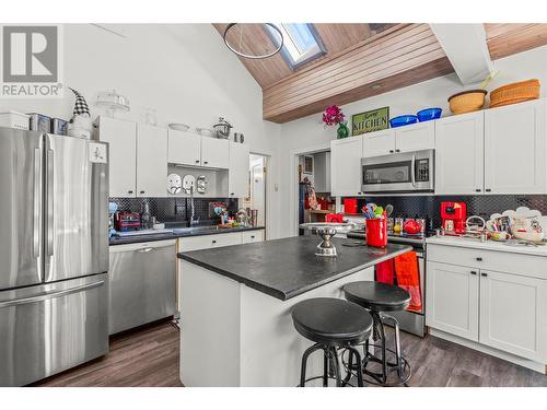 3408 33Rd Avenue, Vernon, BC - Indoor Photo Showing Kitchen