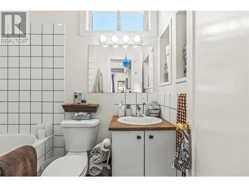 3408 33Rd Avenue, Vernon, BC - Indoor Photo Showing Bathroom