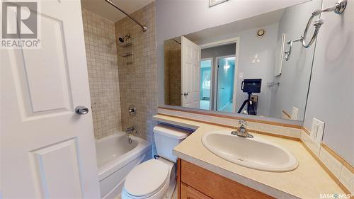 207 4045 Rae Street, Regina, SK - Indoor Photo Showing Bathroom