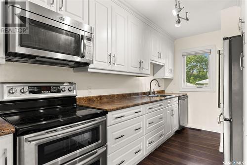 4814 7Th Avenue, Regina, SK - Indoor Photo Showing Kitchen With Stainless Steel Kitchen With Upgraded Kitchen