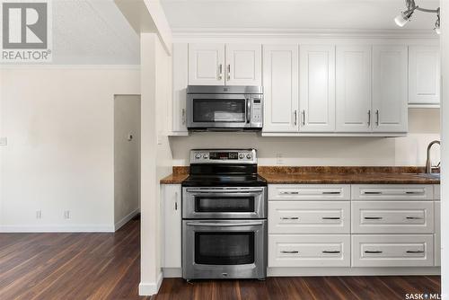 4814 7Th Avenue, Regina, SK - Indoor Photo Showing Kitchen