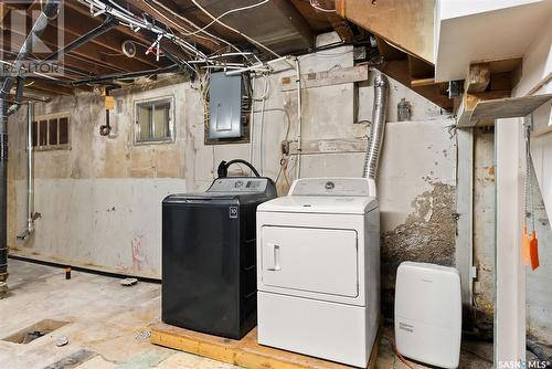 4814 7Th Avenue, Regina, SK - Indoor Photo Showing Laundry Room