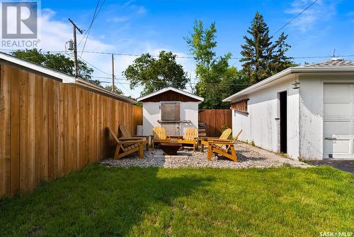 4814 7Th Avenue, Regina, SK - Outdoor