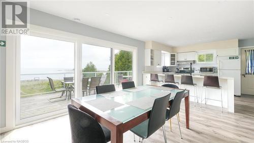 952 Dorcas Bay Road, North Bruce Peninsula, ON - Indoor Photo Showing Dining Room