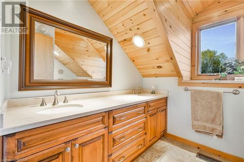 240 Kanichee Mine Road, Temagami, ON - Indoor Photo Showing Bathroom