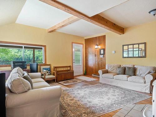 Living room - 2331 Ch. Du Bord-Du-Lac, Sainte-Adèle, QC - Indoor Photo Showing Living Room