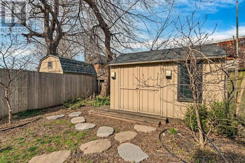 17 Avalon Place, Hamilton, ON - Outdoor