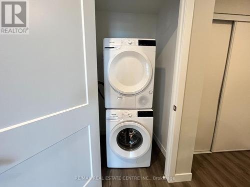 1411 - 15 Queen Street S, Hamilton, ON - Indoor Photo Showing Laundry Room