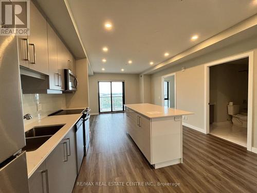 1411 - 15 Queen Street S, Hamilton (Central), ON - Indoor Photo Showing Kitchen With Double Sink