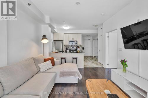 302 - 2486 Old Bronte Road, Oakville, ON - Indoor Photo Showing Living Room