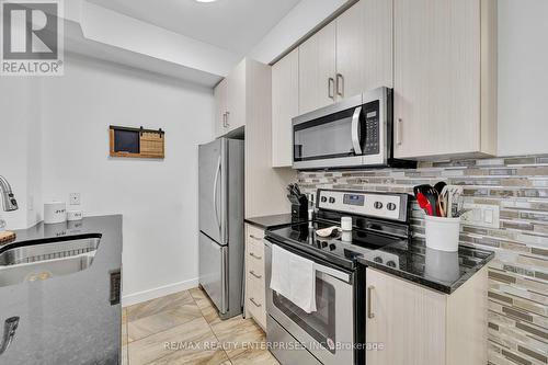 302 - 2486 Old Bronte Road, Oakville, ON - Indoor Photo Showing Kitchen With Stainless Steel Kitchen