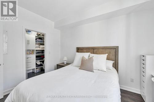 302 - 2486 Old Bronte Road, Oakville, ON - Indoor Photo Showing Bedroom