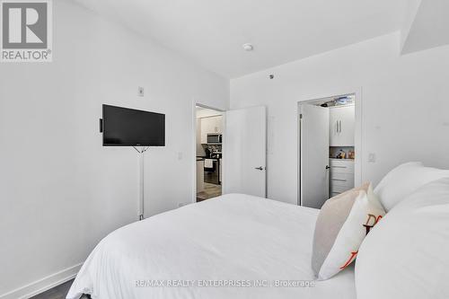 302 - 2486 Old Bronte Road, Oakville, ON - Indoor Photo Showing Bedroom