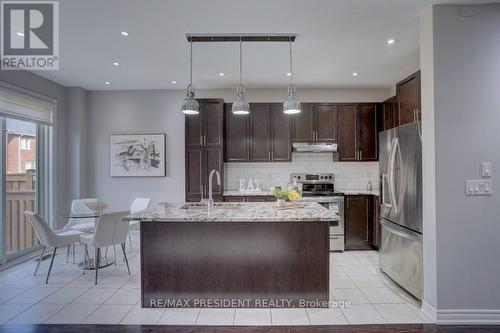 17 Zamek Street, Brampton, ON - Indoor Photo Showing Kitchen With Upgraded Kitchen