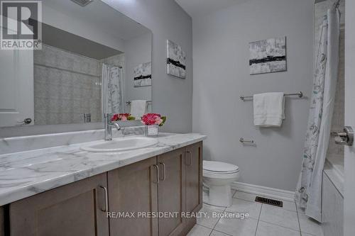 17 Zamek Street, Brampton, ON - Indoor Photo Showing Bathroom