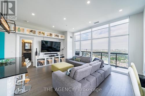 Uph05 - 56 Annie Craig Drive, Toronto (Mimico), ON - Indoor Photo Showing Living Room