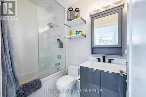 Uph05 - 56 Annie Craig Drive, Toronto W06, ON - Indoor Photo Showing Bathroom