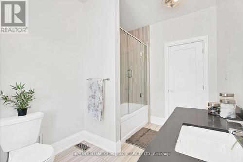 663 Oxford Street, Toronto (Mimico), ON - Indoor Photo Showing Bathroom