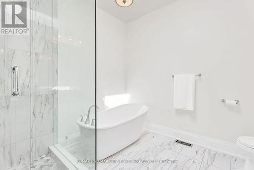 663 Oxford Street, Toronto (Mimico), ON - Indoor Photo Showing Bathroom