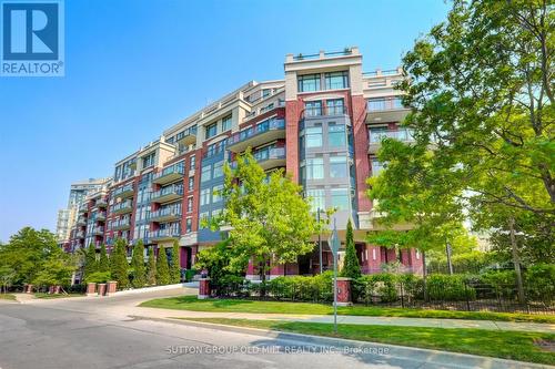 101 - 9 Burnhamthorpe Crescent, Toronto, ON - Outdoor With Facade