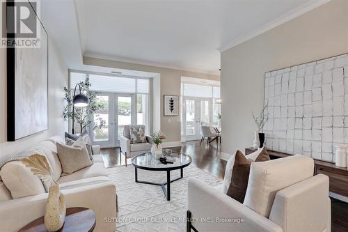 101 - 9 Burnhamthorpe Crescent, Toronto, ON - Indoor Photo Showing Living Room