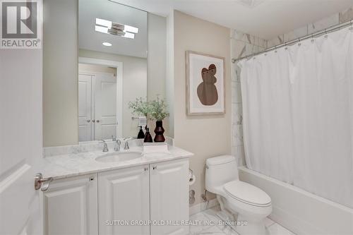 101 - 9 Burnhamthorpe Crescent, Toronto, ON - Indoor Photo Showing Bathroom