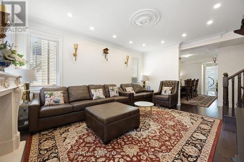3898 Tufgar Crescent, Burlington, ON - Indoor Photo Showing Living Room