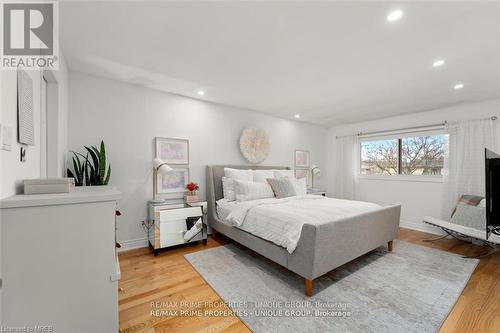 293 Mississaga Street, Oakville, ON - Indoor Photo Showing Bedroom