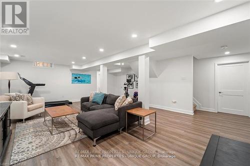 293 Mississaga Street, Oakville, ON - Indoor