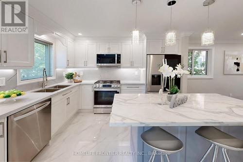 1436 Livingston Road, Oakville, ON - Indoor Photo Showing Kitchen With Double Sink With Upgraded Kitchen